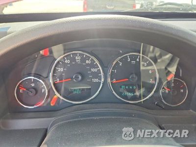 Zdjęcie 9 z 13 samochodu: 2009 JEEP LIBERTY LIMITED VIN:1J8GN58K29W546899 - miniatura