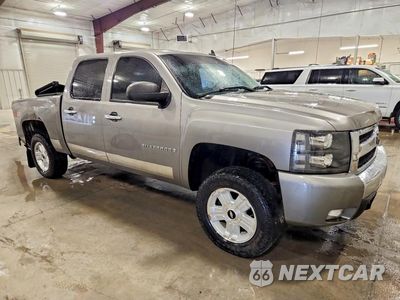 Czwarte zdjęcie samochodu z boku: 2008 CHEVROLET SILVERADO K1500 VIN:3GCEK13398G190321 - miniatura