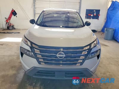 Piąte zdjęcie samochodu w środku: 2024 NISSAN ROGUE S VIN:5N1BT3AB4RC701505 - miniatura