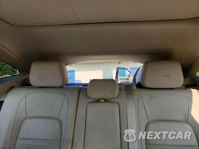 Zdjęcie 10 z 14 samochodu: 2019 JAGUAR E-PACE S VIN:SADFJ2FX8K1Z35095 - miniatura