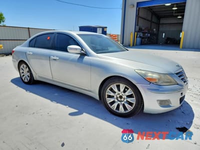 Czwarte zdjęcie samochodu z boku: 2011 HYUNDAI GENESIS 3.8L VIN:KMHGC4DE7BU134627 - miniatura
