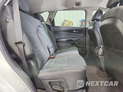Zdjęcie 11 z 13 samochodu: 2016 KIA SORENTO LX VIN:5XYPG4A36GG052022 - miniatura