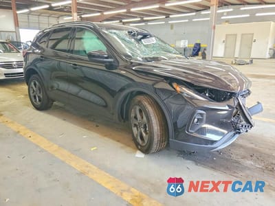 Czwarte zdjęcie samochodu z boku: 2025 FORD ESCAPE ST LINE SELECT VIN:1FMCU9NA3SUB22883 - miniatura