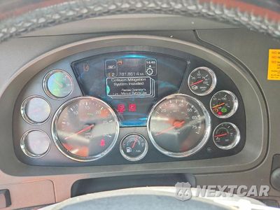 Zdjęcie 9 z 14 samochodu: 2016 KENWORTH T680 SEMI TRUCK VIN:1XKYAP8X2GJ129537 - miniatura