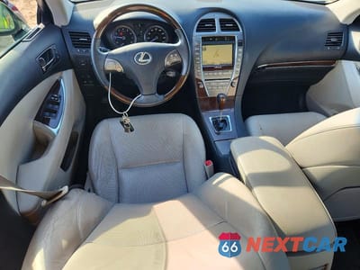 Zdjęcie 8 z 12 samochodu: 2011 LEXUS ES 350 VIN:JTHBK1EG7B2441290 - miniatura