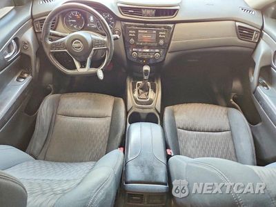 Zdjęcie 8 z 13 samochodu: 2017 NISSAN ROGUE SV VIN:5N1AT2MV5HC768575 - miniatura