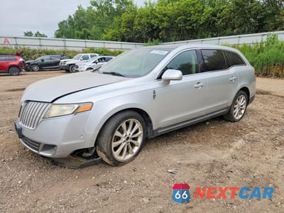 2012 LINCOLN MKT 2LMHJ5AT9CBL54379 - główne zdjęcie licytacji z USA - miniatura
