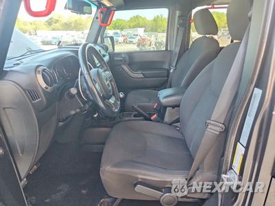Zdjęcie 7 z 13 samochodu: 2017 JEEP WRANGLER UNLIMITED SPORT VIN:1C4BJWDG9HL504766 - miniatura