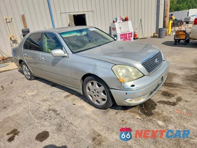 Czwarte zdjęcie samochodu z boku: 2002 LEXUS LS 430 VIN:JTHBN30F820086479 - miniatura