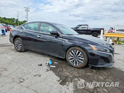 Czwarte zdjęcie samochodu z boku: 2023 NISSAN ALTIMA SV VIN:1N4BL4DV5PN312170 - miniatura