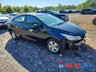 Czwarte zdjęcie samochodu z boku: 2018 CHEVROLET CRUZE LS VIN:1G1BC5SM9J7247211 - miniatura