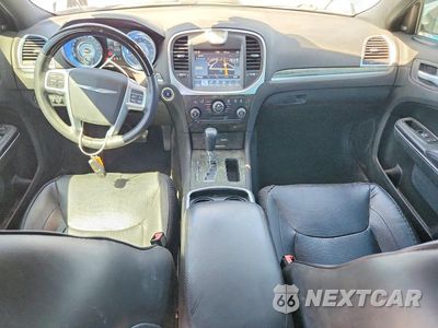 Zdjęcie 8 z 12 samochodu: 2011 CHRYSLER 300C VIN:2C3CA6CT6BH581235 - miniatura