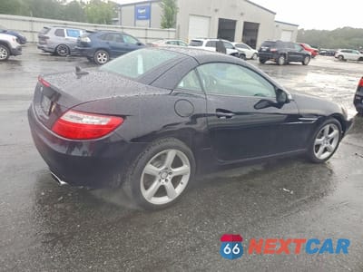 Trzecie zdjęcie samochodu z tyłu: 2012 MERCEDES-BENZ SLK 250 VIN:WDDPK4HA8CF048219 - miniatura