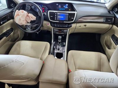Zdjęcie 8 z 12 samochodu: 2017 HONDA ACCORD EXL VIN:1HGCR3F8XHA030809 - miniatura