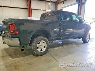 Trzecie zdjęcie samochodu z tyłu: 2025 RAM 2500 TRADESMAN VIN:3C63R5CL6SG552839 - miniatura
