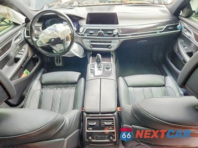 Zdjęcie 8 z 12 samochodu: 2018 BMW 750 I VIN:WBA7F0C59JGM22648 - miniatura