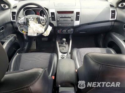 Zdjęcie 8 z 13 samochodu: 2008 MITSUBISHI OUTLANDER SE VIN:JA4LT31WX8Z016457 - miniatura