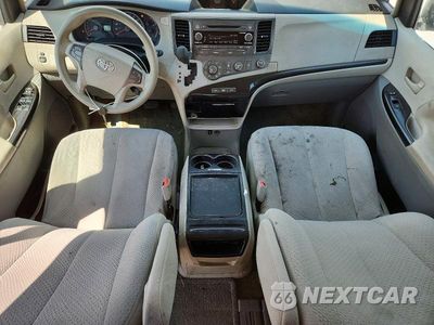 Zdjęcie 8 z 13 samochodu: 2011 TOYOTA SIENNA LE VIN:5TDKK3DC8BS165805 - miniatura