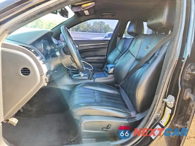 Zdjęcie 7 z 13 samochodu: 2015 CHRYSLER 300 S VIN:2C3CCAGG5FH831211 - miniatura