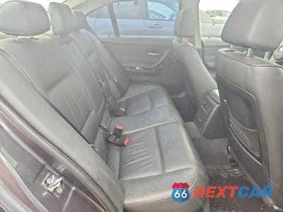 Zdjęcie 10 z 12 samochodu: 2006 BMW 330 I VIN:WBAVB33536KS31414 - miniatura
