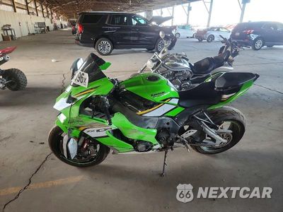 Trzecie zdjęcie samochodu z tyłu: 2025 KAWASAKI ZX1002 M VIN:JKBZXVM15SA009847 - miniatura