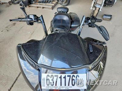Piąte zdjęcie samochodu w środku: 2018 HARLEY-DAVIDSON FLTRXSE CVO ROAD GLIDE VIN:1HD1TCL14JB958662 - miniatura