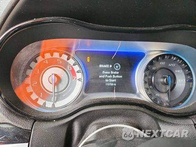 Zdjęcie 9 z 12 samochodu: 2019 CHRYSLER 300 S VIN:2C3CCABTXKH580345 - miniatura