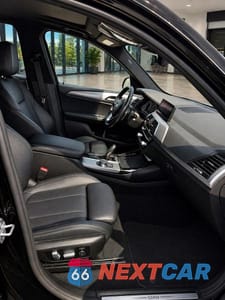 Piąte zdjęcie samochodu w środku: 2018 BMW X3 XDRIVE30I VIN:5UXTR9C52JLC83288 - miniatura