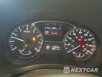 Zdjęcie 9 z 12 samochodu: 2014 NISSAN PATHFINDER SV VIN:5N1AR2MM0EC643551 - miniatura