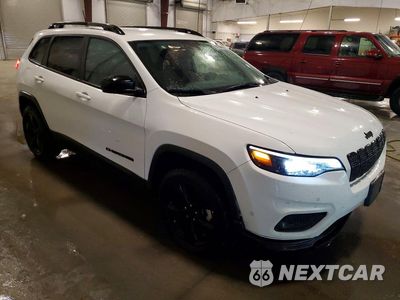 Czwarte zdjęcie samochodu z boku: 2023 JEEP CHEROKEE ALTITUDE LUX VIN:1C4PJMMB9PD104701 - miniatura