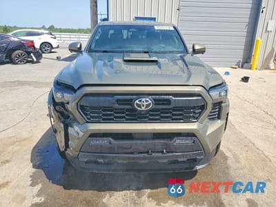 Piąte zdjęcie samochodu w środku: 2024 TOYOTA TACOMA TRD SPORT VIN:3TMLB5JN4RM048481 - miniatura