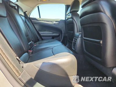 Zdjęcie 10 z 12 samochodu: 2016 CHRYSLER 300 LIMITED VIN:2C3CCAAG0GH243176 - miniatura