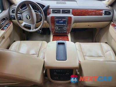 Zdjęcie 8 z 13 samochodu: 2011 CHEVROLET SUBURBAN K1500 LTZ VIN:1GNSKKE34BR366132 - miniatura