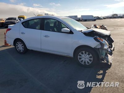Czwarte zdjęcie samochodu z boku: 2019 NISSAN VERSA SV VIN:3N1CN7AP0KL877163 - miniatura