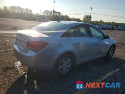 Trzecie zdjęcie samochodu z tyłu: 2014 CHEVROLET CRUZE LT VIN:1G1PC5SBXE7218827 - miniatura