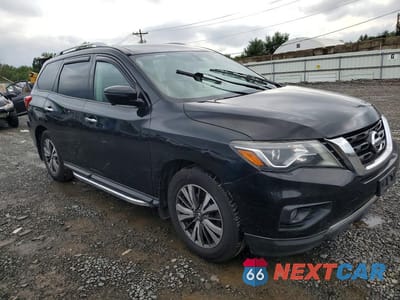 Czwarte zdjęcie samochodu z boku: 2017 NISSAN PATHFINDER SL VIN:5N1DR2MM7HC658338 - miniatura