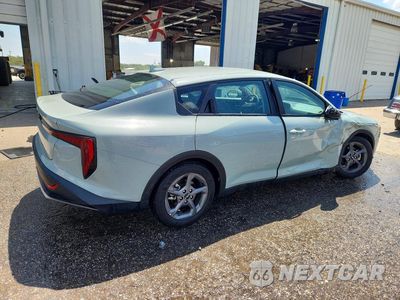Trzecie zdjęcie samochodu z tyłu: 2025 KIA K4 LXS VIN:3KPFT4DE4SE105603 - miniatura