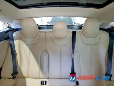 Zdjęcie 10 z 13 samochodu: 2015 TESLA MODEL S 85D VIN:5YJSA1H27FF082062 - miniatura