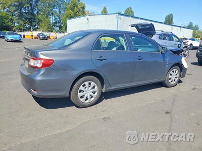 Trzecie zdjęcie samochodu z tyłu: 2013 TOYOTA COROLLA L VIN:2T1BU4EE1DC971951 - miniatura