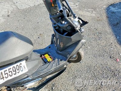 Piąte zdjęcie samochodu w środku: 2023 SR3E UFORCE VIN:LLPTGKBN6P1090392 - miniatura