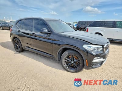 Czwarte zdjęcie samochodu z boku: 2019 BMW X3 SDRIVE30I VIN:5UXTR7C56KLF34352 - miniatura