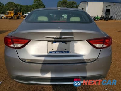 Zdjęcie 6 z 12 samochodu: 2015 CHRYSLER 200 C VIN:1C3CCCCB2FN703411 - miniatura