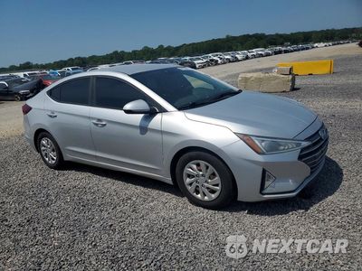 Czwarte zdjęcie samochodu z boku: 2019 HYUNDAI ELANTRA SE VIN:5NPD74LF8KH474224 - miniatura