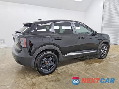 Trzecie zdjęcie samochodu z tyłu: 2025 NISSAN KICKS SV VIN:3N8AP6CA6SL428639 - miniatura