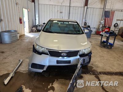 Piąte zdjęcie samochodu w środku: 2012 KIA FORTE LX VIN:KNAFT4A20C5607285 - miniatura