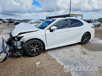 2024 TOYOTA CAMRY SE 4T1G11AK6RU886375 - główne zdjęcie licytacji z USA - miniatura