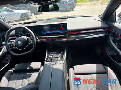 Zdjęcie 9 z 10 samochodu: 2027 BMW 530 XI VIN:WBA53FJ00VCY10553 - miniatura