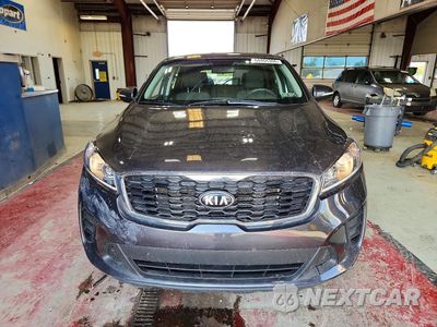 Piąte zdjęcie samochodu w środku: 2019 KIA SORENTO LX VIN:5XYPGDA3XKG523937 - miniatura