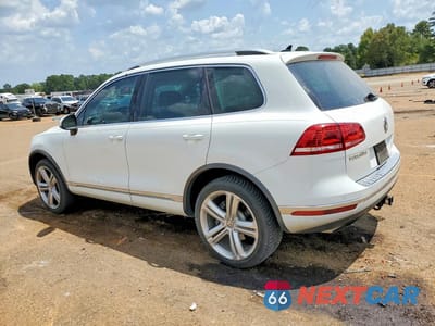 Drugie zdjęcie samochodu z przodu: 2017 VOLKSWAGEN TOUAREG EXECUTIVE VIN:WVGGF7BP6HD005915 - miniatura