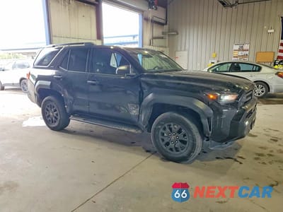 Czwarte zdjęcie samochodu z boku: 2026 TOYOTA 4RUNNER SR5 VIN:JTEVA5BR0T5106317 - miniatura